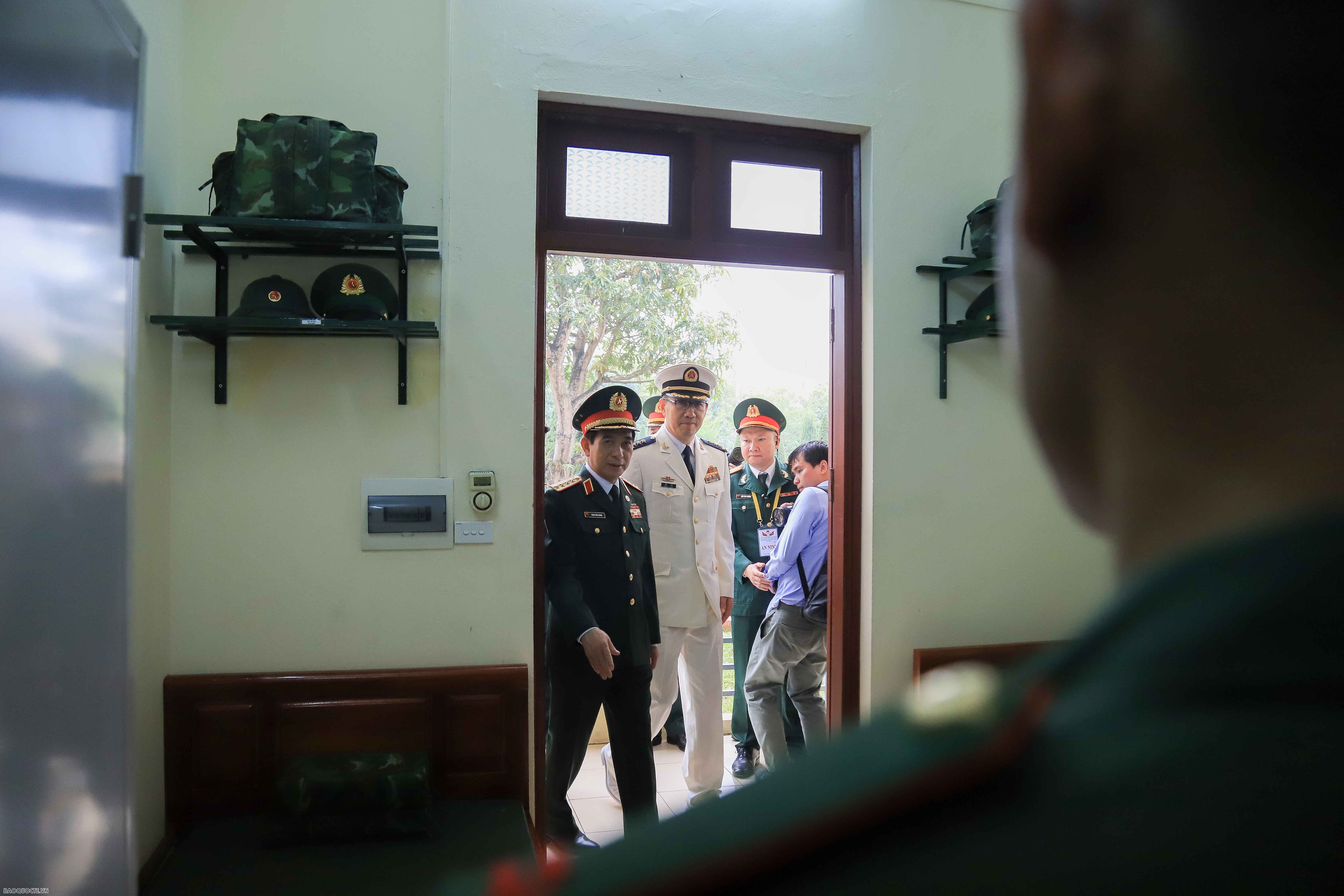 Giao lưu hữu nghị quốc phòng biên giới Việt Nam   Trung Quốc lần thứ 8 chính thức bắt đầu