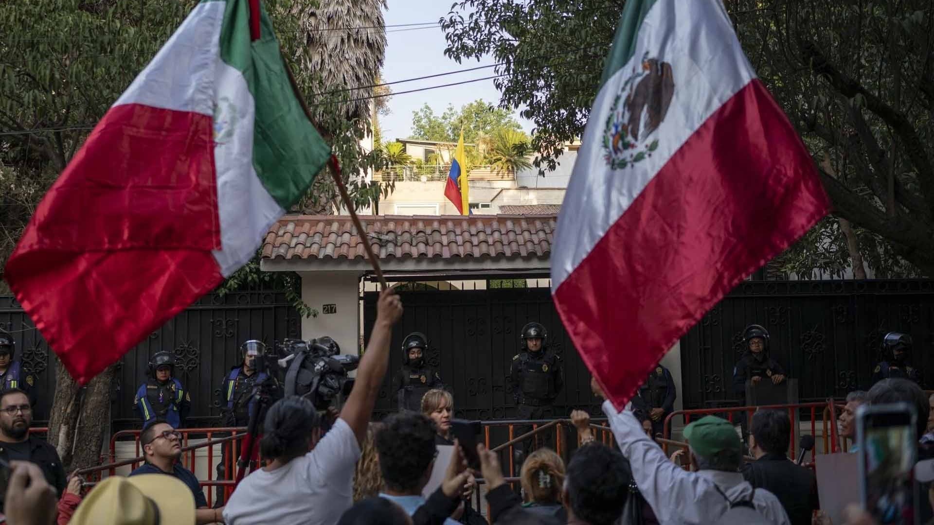 Căng thẳng Mexico-Ecuador: Sự cố ngoại giao chưa có tiền lệ