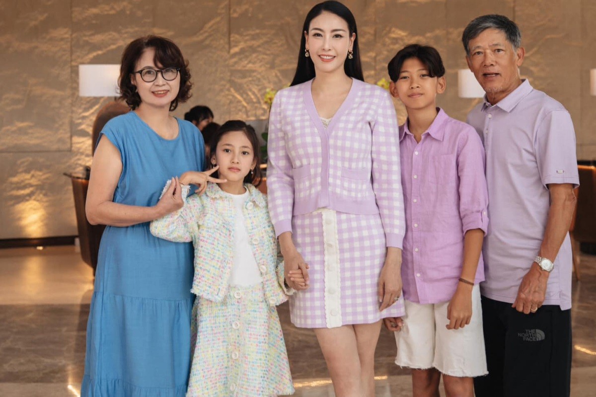 Tránh nắng nóng Sài Gòn, gia đình Hoa hậu Hà Kiều Anh, nhóm bạn thân du lịch Sa Pa