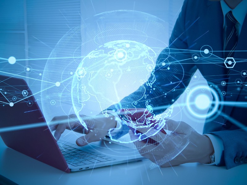 Nỗ lực rút ngắn khoảng cách công nghệ số cho học sinh