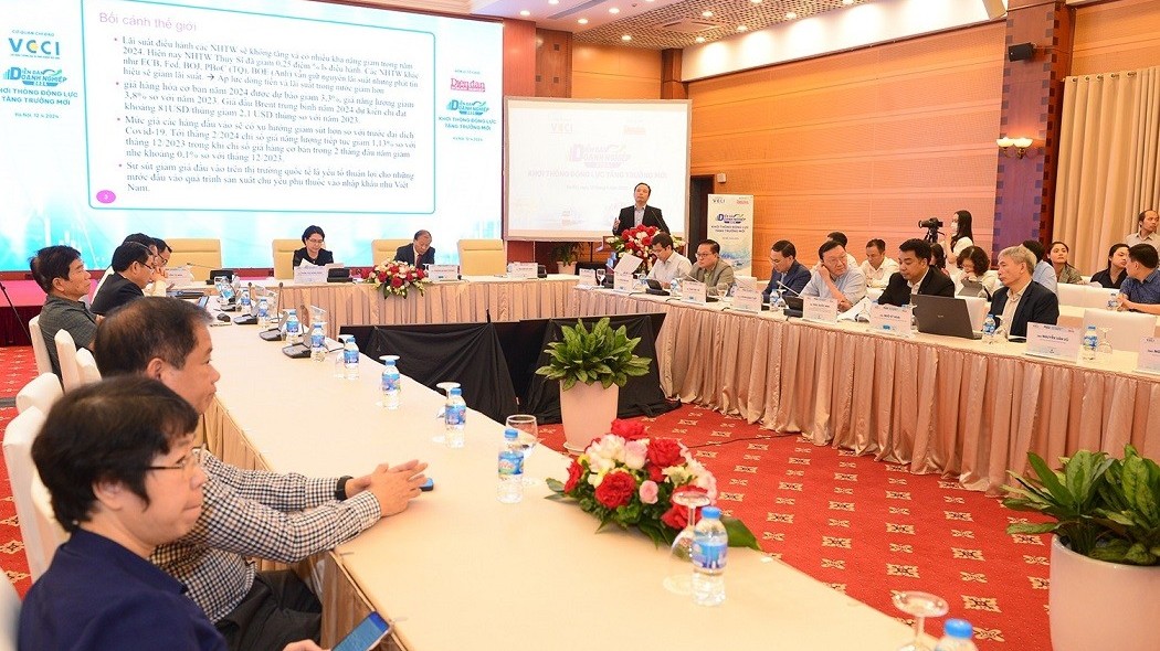 Tìm cách khơi thông động lực tăng trưởng mới cho nền kinh tế