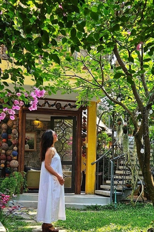 Hai diễn viên truyền hình Tú Oanh và Quách Thu Phương Hai diễn viên truyền hình Tú Oanh và Quách Thu Phương