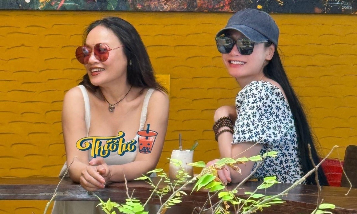 Hai diễn viên truyền hình Tú Oanh và Quách Thu Phương Hai diễn viên truyền hình Tú Oanh và Quách Thu Phương