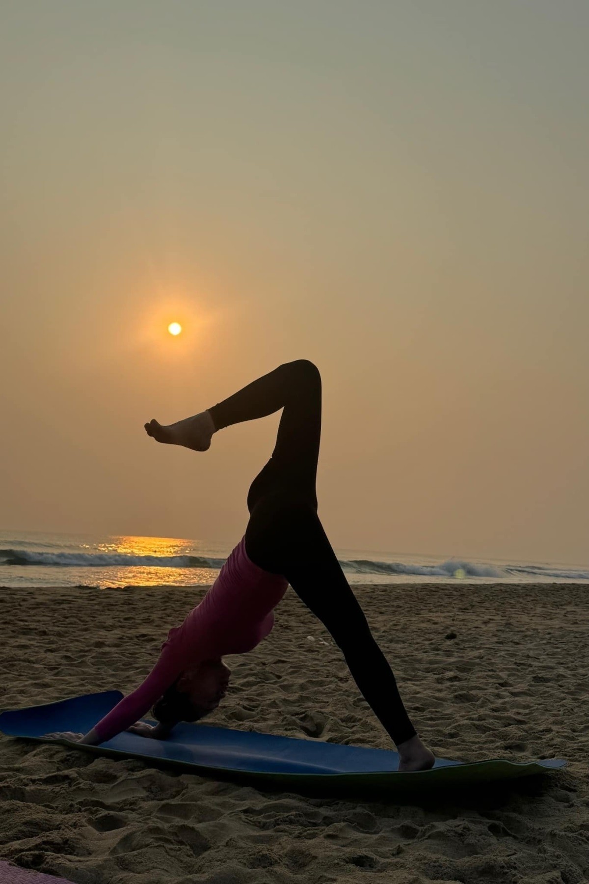 Hình ảnh đôi bạn nghệ sĩ Tú Oanh và Quách Thu Phương Hình ảnh đôi bạn nghệ sĩ Tú Oanh và Quách Thu Phương