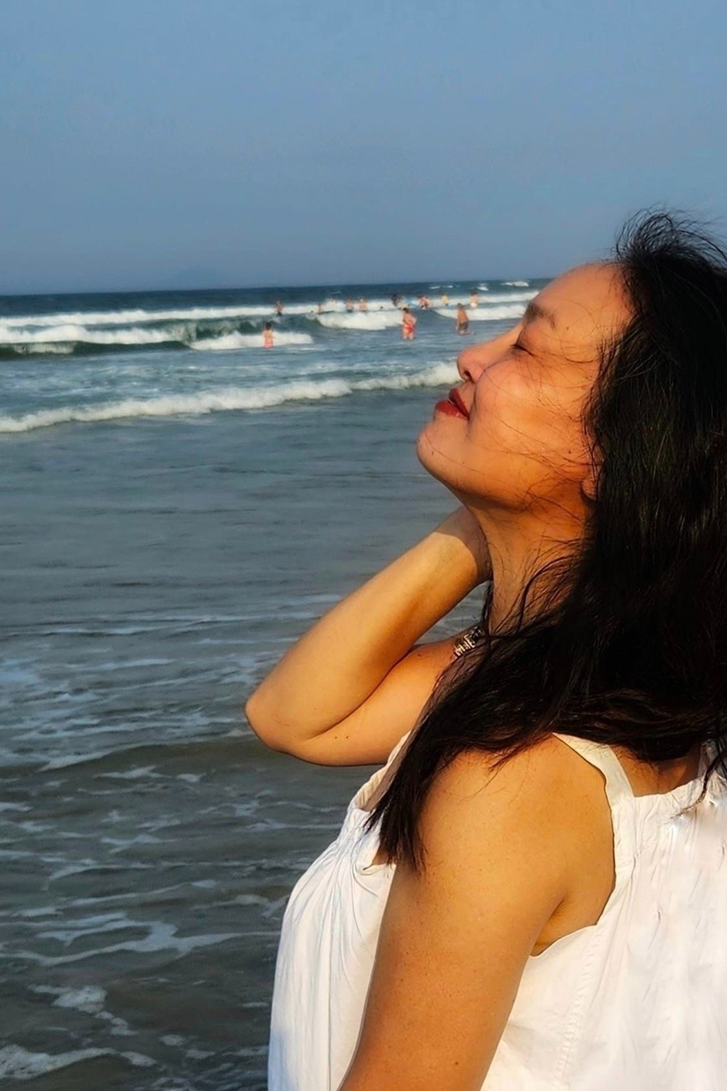 Hình ảnh đôi bạn nghệ sĩ Tú Oanh và Quách Thu Phương Hình ảnh đôi bạn nghệ sĩ Tú Oanh và Quách Thu Phương