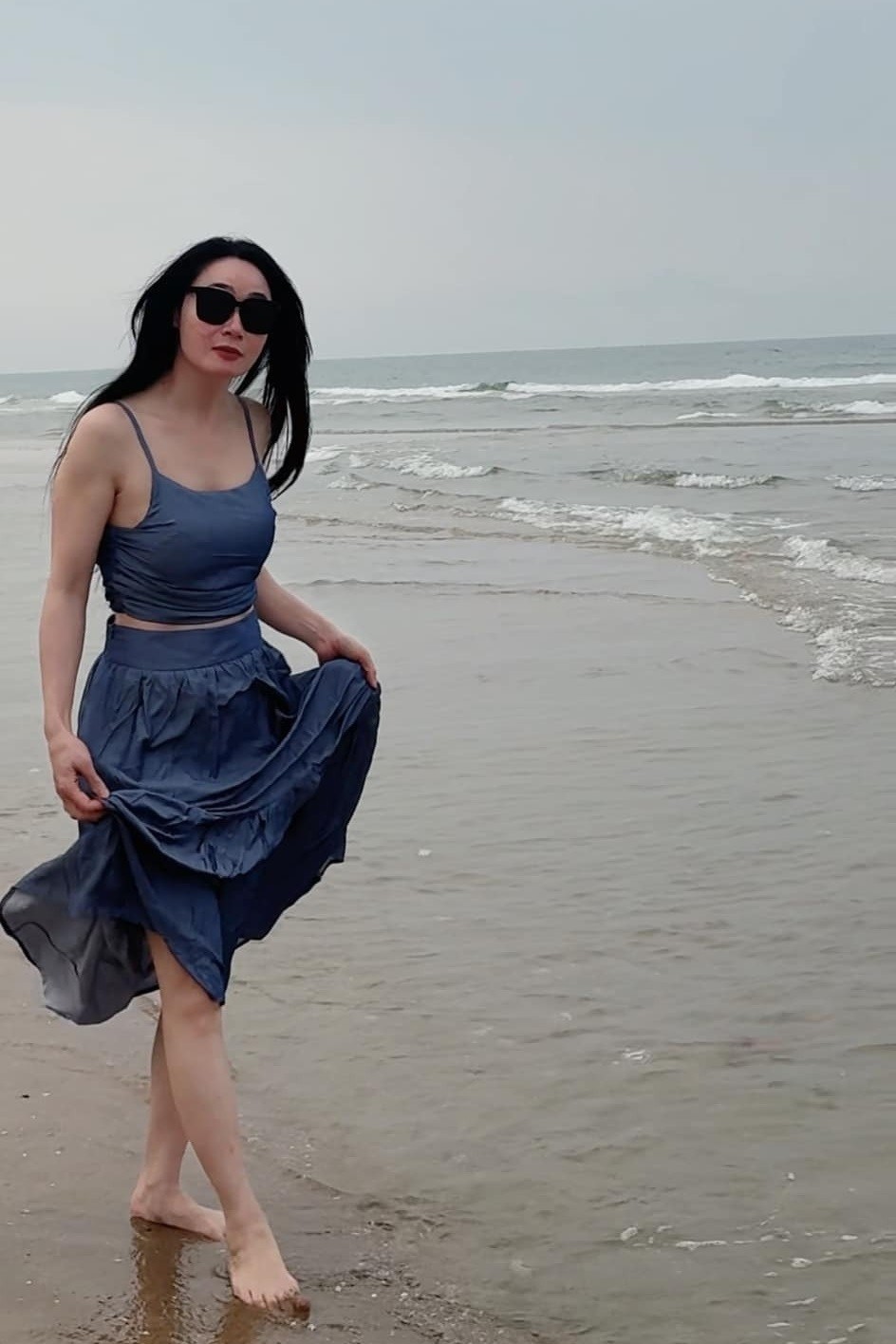 Hình ảnh đôi bạn nghệ sĩ Tú Oanh và Quách Thu Phương Hình ảnh đôi bạn nghệ sĩ Tú Oanh và Quách Thu Phương