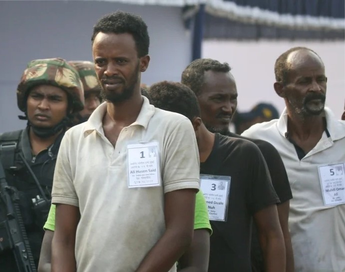 Điểm tin thế giới sáng 15/4: Hàn Quốc cải tổ nội các, khinh hạm Nga tiến vào Địa Trung Hải, Argentina đóng cửa sứ quán Điểm tin thế giới sáng 15/4: Hàn Quốc cải tổ nội các, khinh hạm Nga tiến vào Địa Trung Hải, Argentina đóng cửa sứ quán