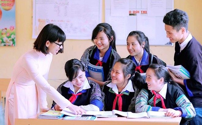 Để học sinh vùng đồng bào dân tộc thiểu số và miền núi được tới trường trong niềm hạnh phúc lấp lánh. (Nguồn: chinhphu.vn) Để học sinh vùng đồng bào dân tộc thiểu số và miền núi được tới trường trong niềm hạnh phúc lấp lánh. (Nguồn: chinhphu.vn)