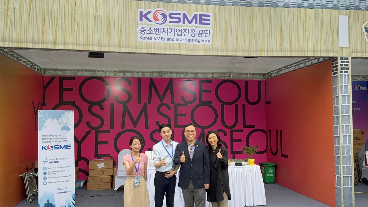 Lễ hội con đường văn hoá Hàn Quốc 2024: Dạo quanh xứ Hàn ngay giữa lòng Hà Nội Lễ hội con đường văn hoá Hàn Quốc 2024: Dạo quanh xứ Hàn ngay giữa lòng Hà Nội