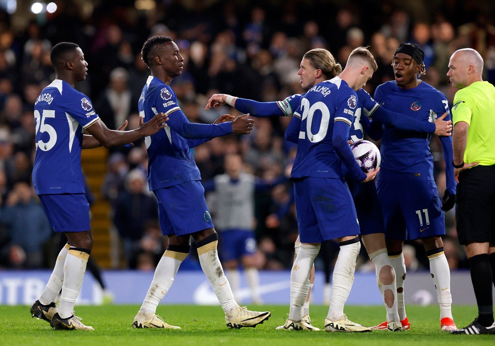 Ghi thêm 4 bàn thắng cho Chelsea, Cole Palmer vươn lên đầu Vua phá lưới Ngoại hạng Anh Ghi thêm 4 bàn thắng cho Chelsea, Cole Palmer vươn lên đầu Vua phá lưới Ngoại hạng Anh