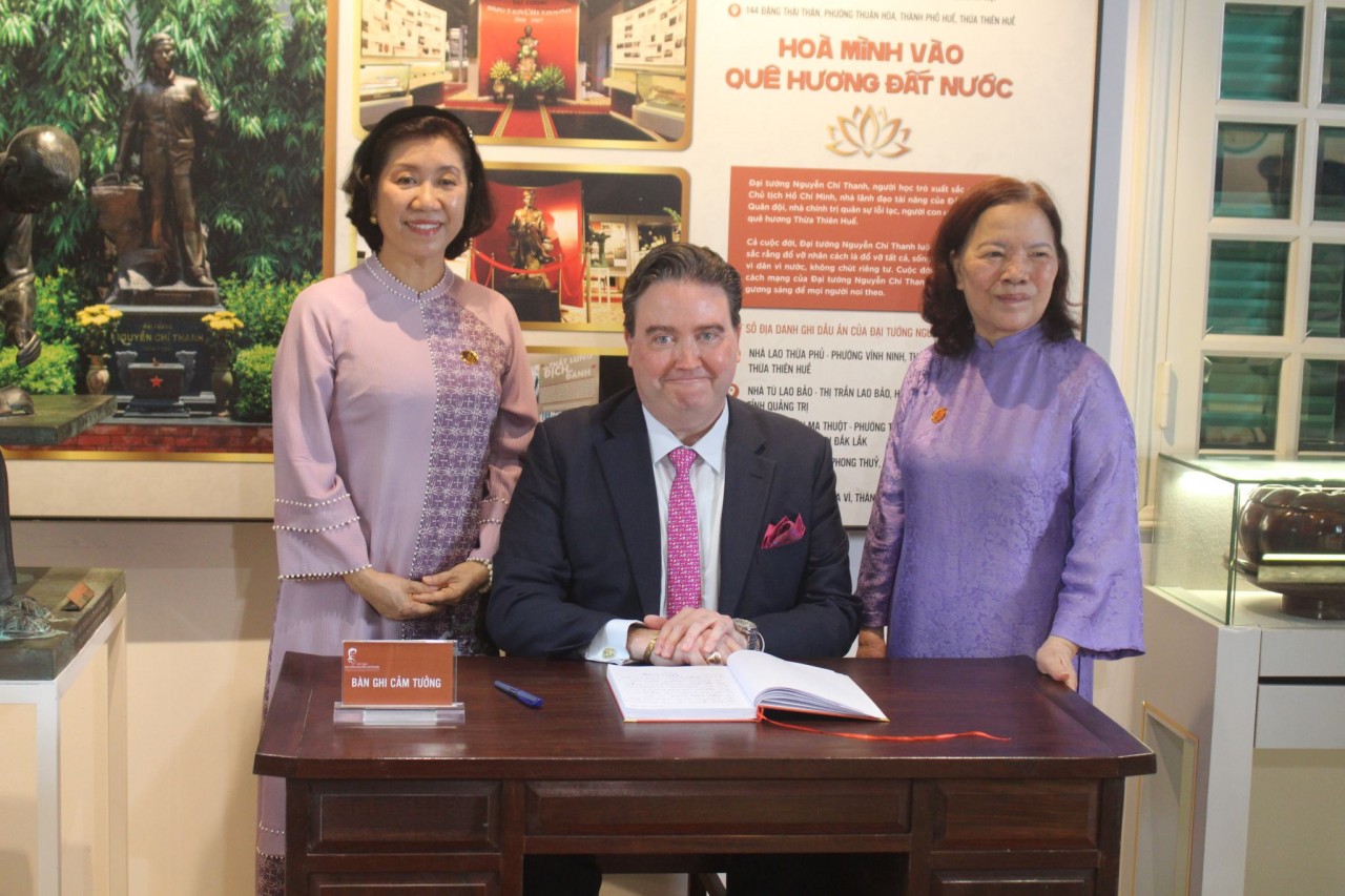 Đại sứ Mỹ tại Việt Nam: Tôi có cơ hội học hỏi thú vị về những nhân vật đóng góp quan trọng cho quan hệ song phương Đại sứ Mỹ tại Việt Nam: Tôi có cơ hội học hỏi thú vị về những nhân vật đóng góp quan trọng cho quan hệ song phương