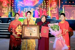 NTK Thoa Trần góp phần tôn vinh lịch sử - văn hóa Hùng Vương qua ngôn ngữ thời trang