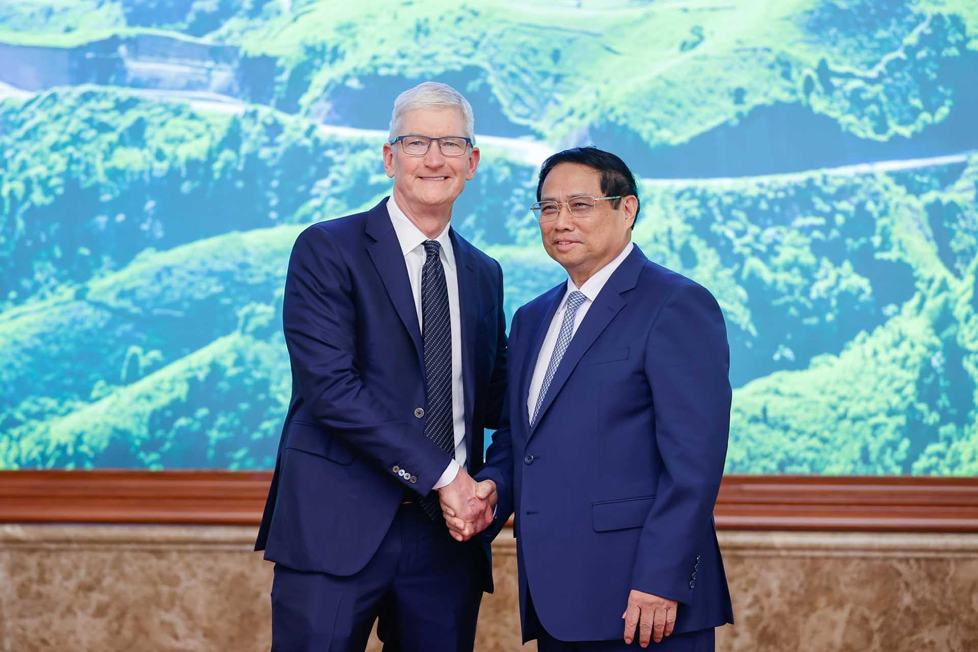 CEO Apple Tim Cook mong muốn đẩy mạnh hơn nữa các hoạt động đầu tư tại Việt Nam CEO Apple Tim Cook mong muốn đẩy mạnh hơn nữa các hoạt động đầu tư tại Việt Nam