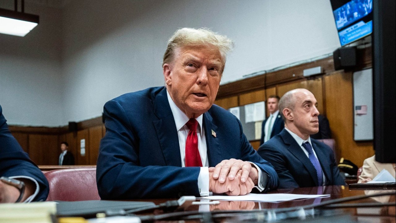 Điểm tin thế giới sáng 17/4: Ukraine giảm độ tuổi động viên quốc phòng, Argentina mua 24 tiêm kích F-16, Senegal thu hơn 1 tấn cocaine