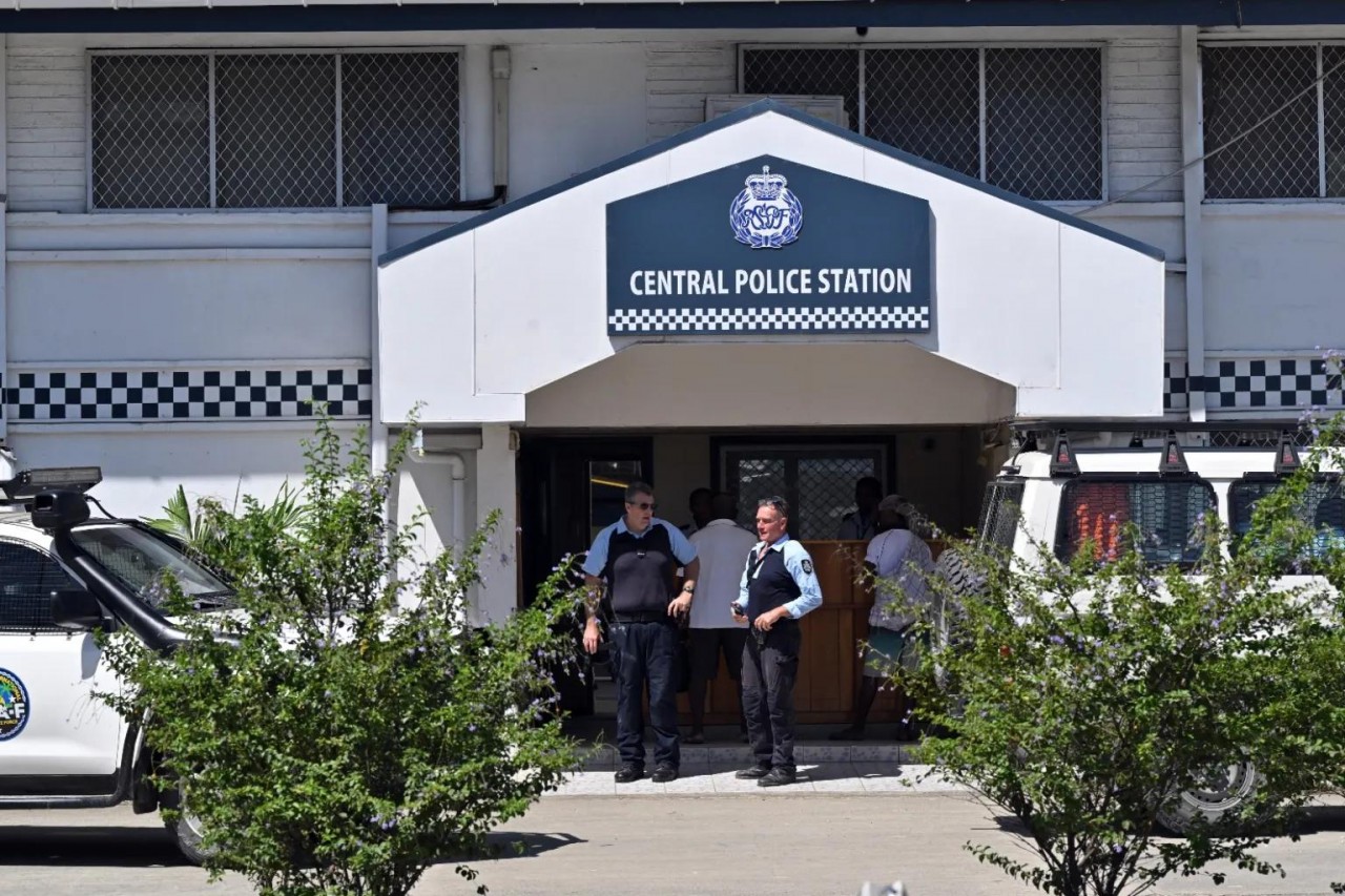 Điểm tin thế giới sáng 17/4: Ukraine giảm độ tuổi động viên quốc phòng, Argentina mua 24 tiêm kích F-16, Senegal thu hơn 1 tấn cocaine