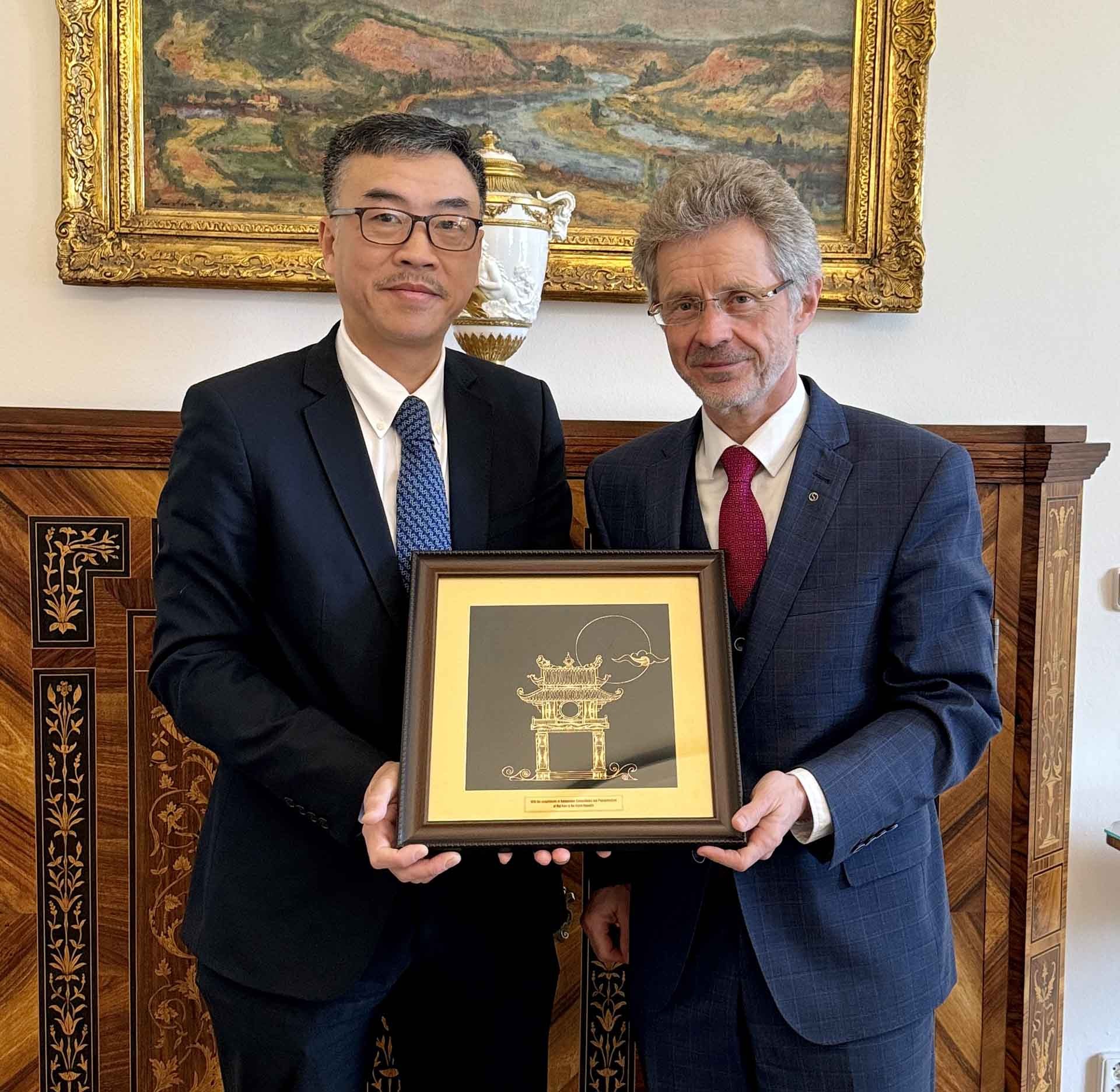 Chủ tịch Thượng viện Cộng hòa Czech đánh giá cao tiềm năng kinh tế và vị thế của Việt Nam tại khu vực Chủ tịch Thượng viện Cộng hòa Czech đánh giá cao tiềm năng kinh tế và vị thế của Việt Nam tại khu vực