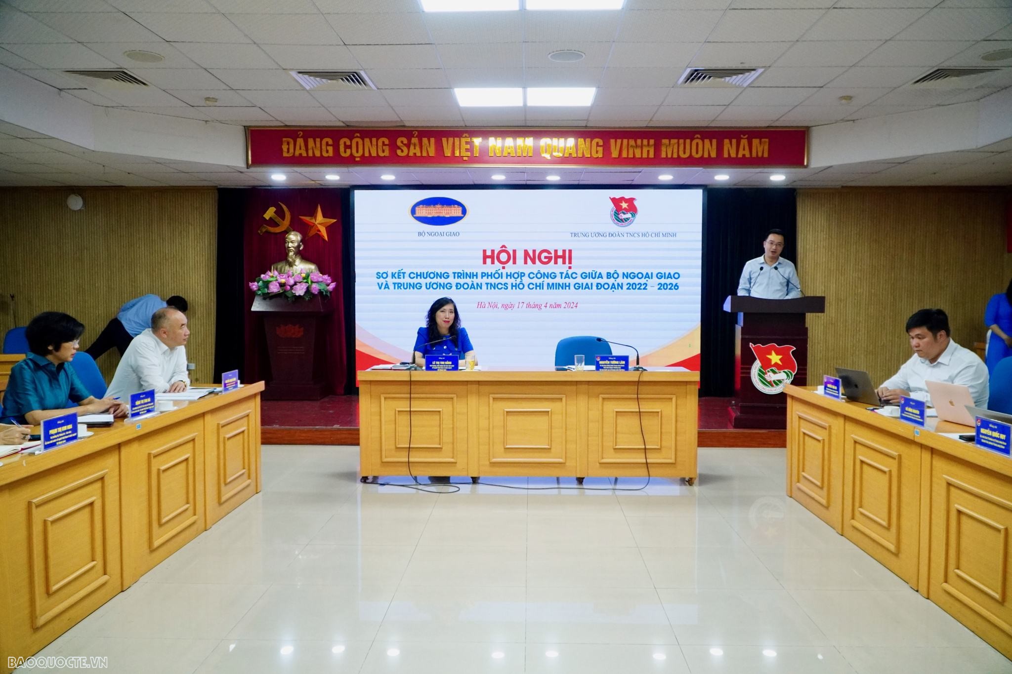 TIẾP TỤC TĂNG CƯỜNG PHỐI HỢP GIỮA BỘ NGOẠI GIAO VÀ TRUNG ƯƠNG ĐOÀN VỀ CÔNG TÁC THANH THIẾU NIÊN Ở NƯỚC NGOÀI TIẾP TỤC TĂNG CƯỜNG PHỐI HỢP GIỮA BỘ NGOẠI GIAO VÀ TRUNG ƯƠNG ĐOÀN VỀ CÔNG TÁC THANH THIẾU NIÊN Ở NƯỚC NGOÀI