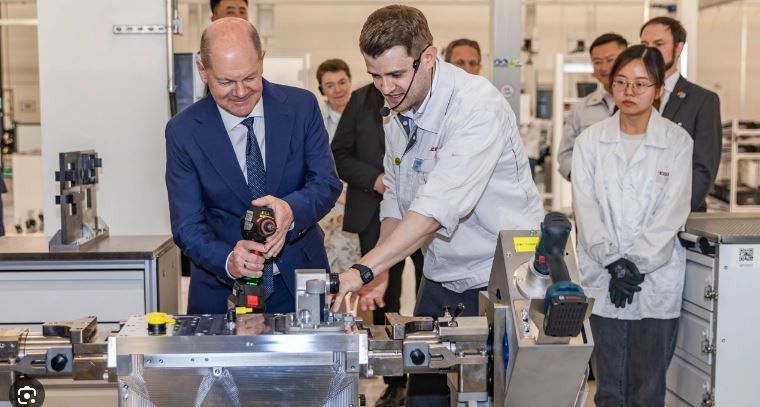 Thủ tướng Đức thăm Trung Quốc: Rủi ro hay bảo đảm?