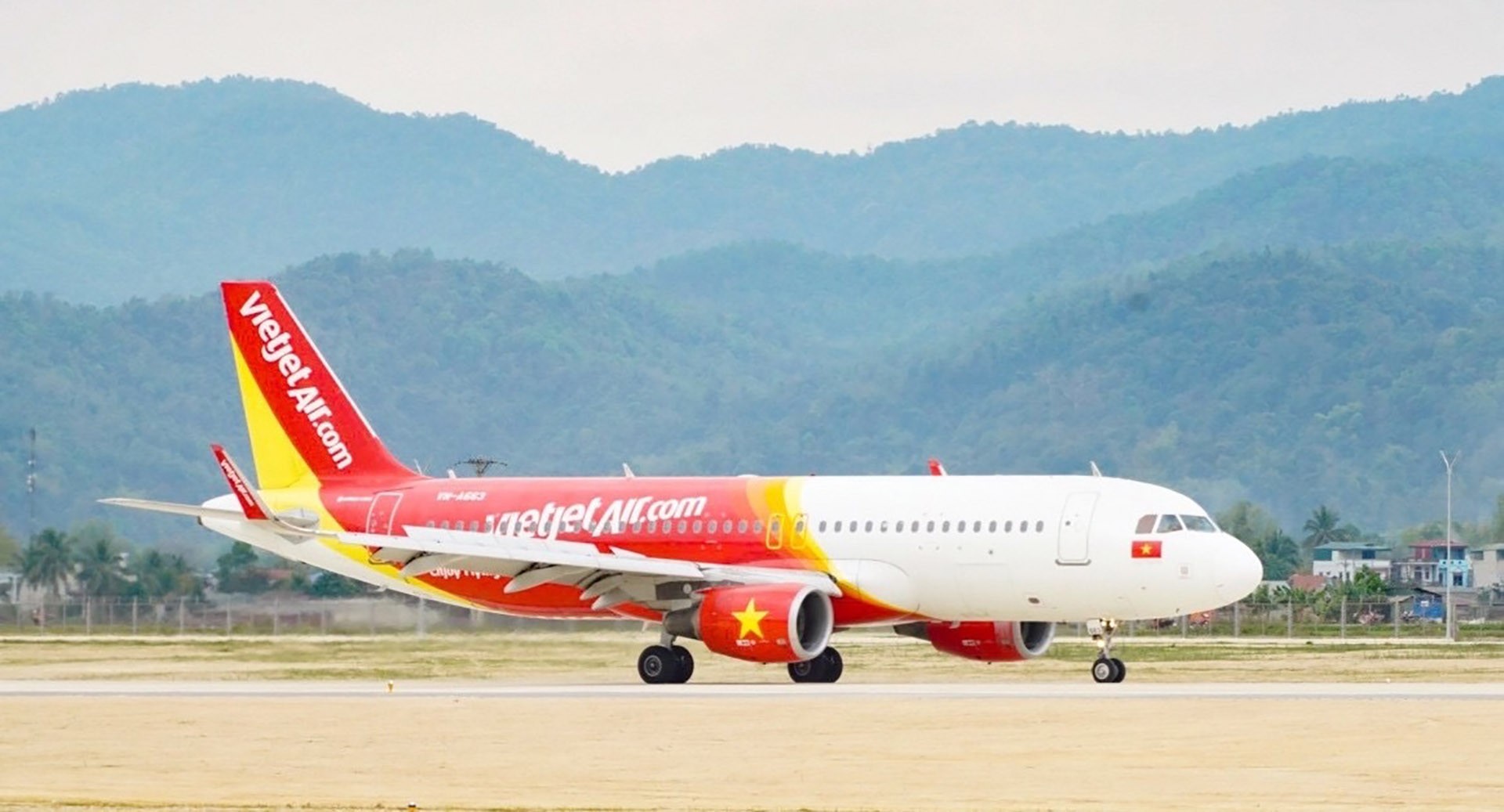 Vietjet tăng chuyến bay đến Điện Biên dịp kỷ niệm 70 năm chiến thắng Điện Biên Phủ Vietjet tăng chuyến bay đến Điện Biên dịp kỷ niệm 70 năm chiến thắng Điện Biên Phủ