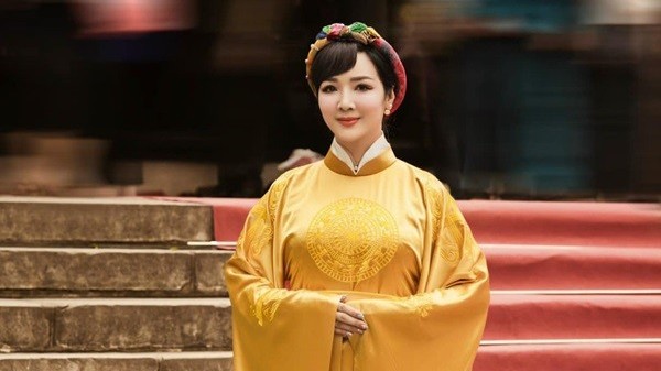 Hoa hậu đền Hùng Giáng My dâng hương giỗ Tổ