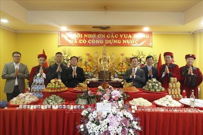 Giỗ Tổ Hùng Vương 2024: Kiều bào tại Nga tỏ lòng thành kính, tưởng nhớ các Vua Hùng Giỗ Tổ Hùng Vương 2024: Kiều bào tại Nga tỏ lòng thành kính, tưởng nhớ các Vua Hùng