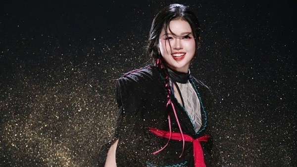 Suni Hạ Linh gây ấn tượng tại Đạp gió 2024 với màn đu dây đầy mạo hiểm