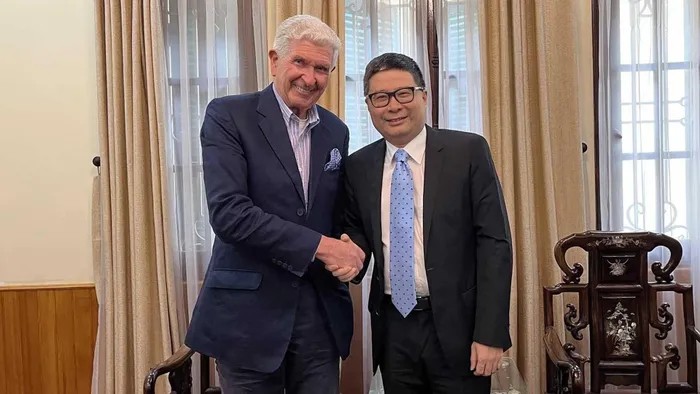 Lãnh sự danh dự Việt Nam tại Antwerp (Bỉ): Luôn nỗ lực quảng bá hình ảnh quê hương thứ hai Lãnh sự danh dự Việt Nam tại Antwerp (Bỉ): Luôn nỗ lực quảng bá hình ảnh quê hương thứ hai