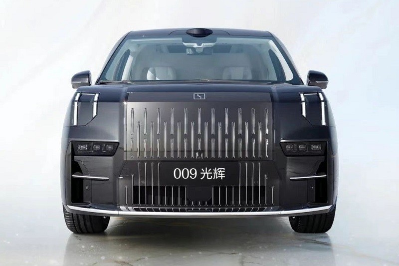 Cận cảnh xe điện Zeekr 009 Grand - 'Minivan Rolls-Royce' của Trung Quốc vừa ra mắt