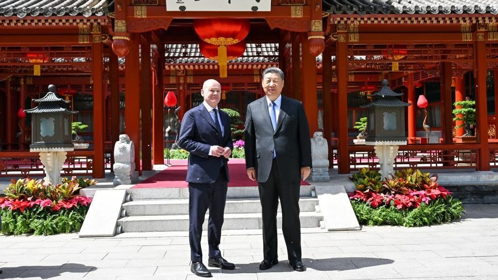 Ảnh ấn tượng (15-21/4): Nga rút quân khỏi Karabakh, phát hiện tên lửa đạn đạo ở bờ Biển Chết, Đức-Trung Quốc tìm điểm chung, Ngoại trưởng Mỹ mua kem