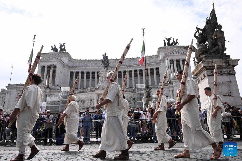 Italy: Thành phố Rome tưng bừng lễ hội mừng ‘sinh nhật’ 2.777 tuổi Italy: Thành phố Rome tưng bừng lễ hội mừng ‘sinh nhật’ 2.777 tuổi