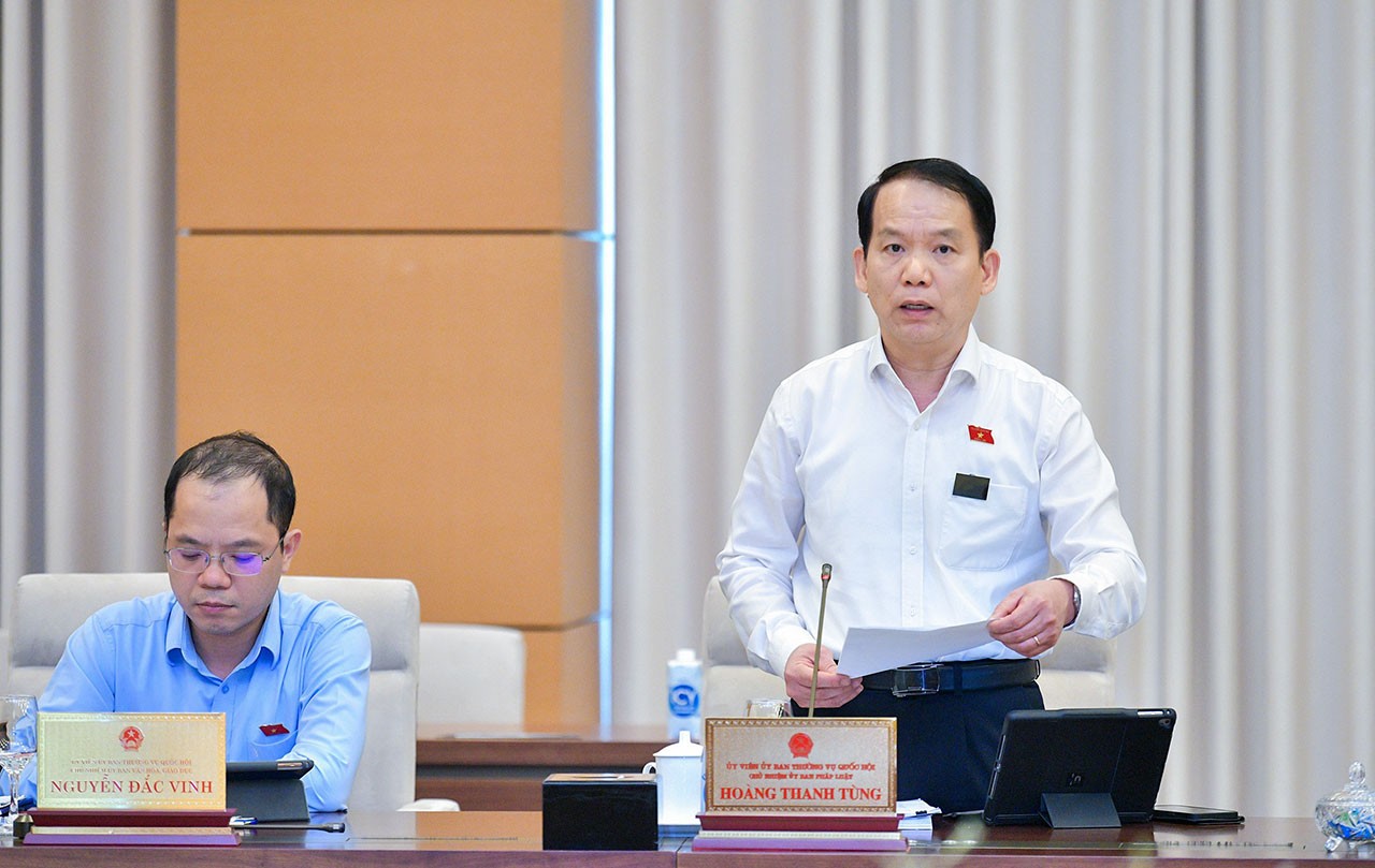 Bảo đảm chế độ đãi ngộ đối với các thành viên cơ quan Việt Nam ở nước ngoài phù hợp với tiềm lực, vị thế điều kiện kinh tế của đất nước