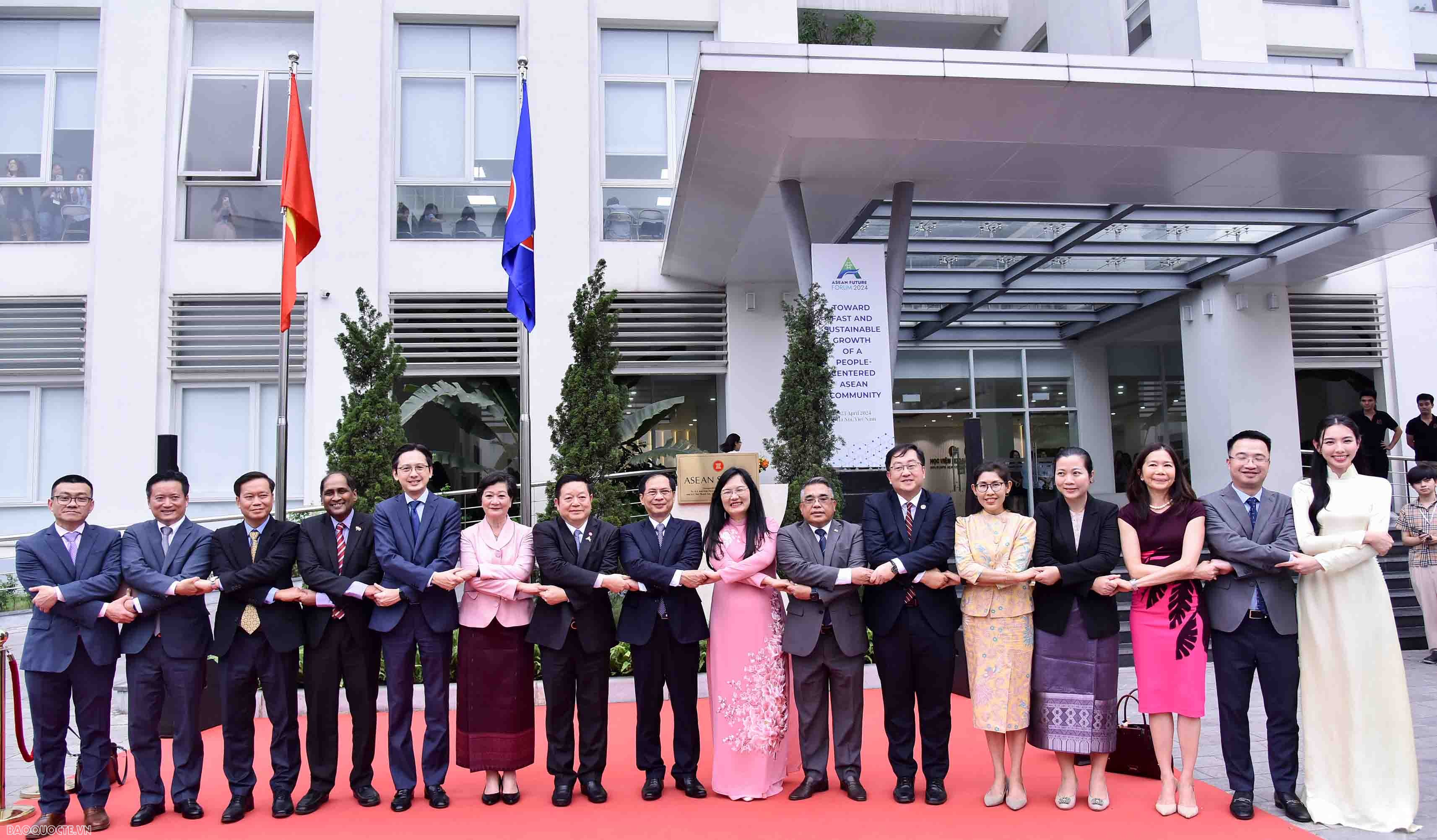 Khai mạc Diễn đàn Tương lai ASEAN lần đầu tiên tại Việt Nam sáng nay, 23/4 Khai mạc Diễn đàn Tương lai ASEAN lần đầu tiên tại Việt Nam sáng nay, 23/4