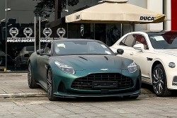 Siêu xe Aston Martin DB12 bất ngờ xuất hiện tại Hà Nội, giá dự kiến trên 15 tỷ đồng