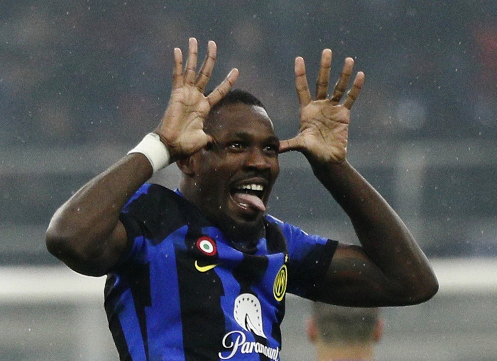 Đến phút 49, Marcus Thuram tỏa sáng nhân đôi cách biệt cho đội khách.