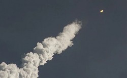 Hezbollah tấn công loạt căn cứ đầu não của quân đội Israel