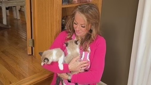 Người phụ nữ chi 50.000 USD nhân bản vô tính 2 chú mèo cưng