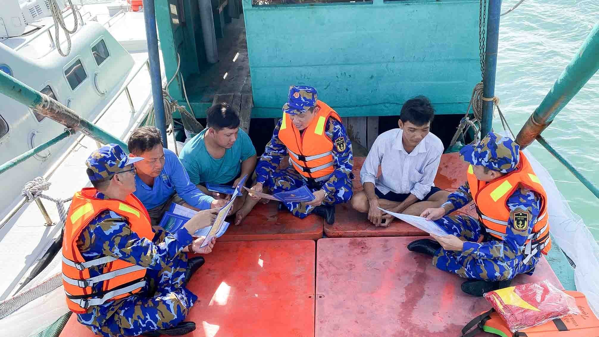 Vùng 5 Hải quân thực hiện tốt đợt triển khai cao điểm chống khai thác IUU