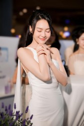 Body nuột nà của 'ngọc nữ' Ninh Dương Lan Ngọc