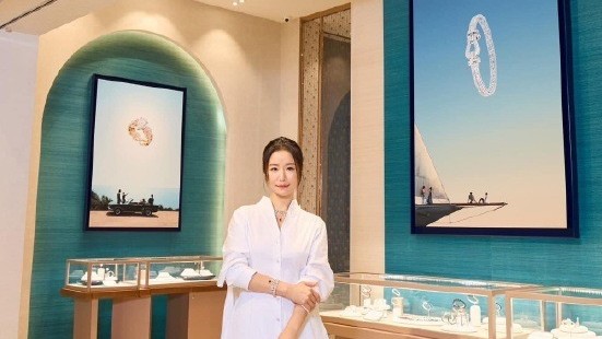 Lâm Tâm Như thanh lịch cùng trang phục sắc trắng, tôn vẻ đẹp vượt thời gian