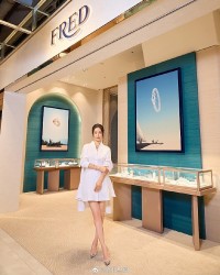 Lâm Tâm Như thanh lịch cùng trang phục sắc trắng, tôn vẻ đẹp vượt thời gian