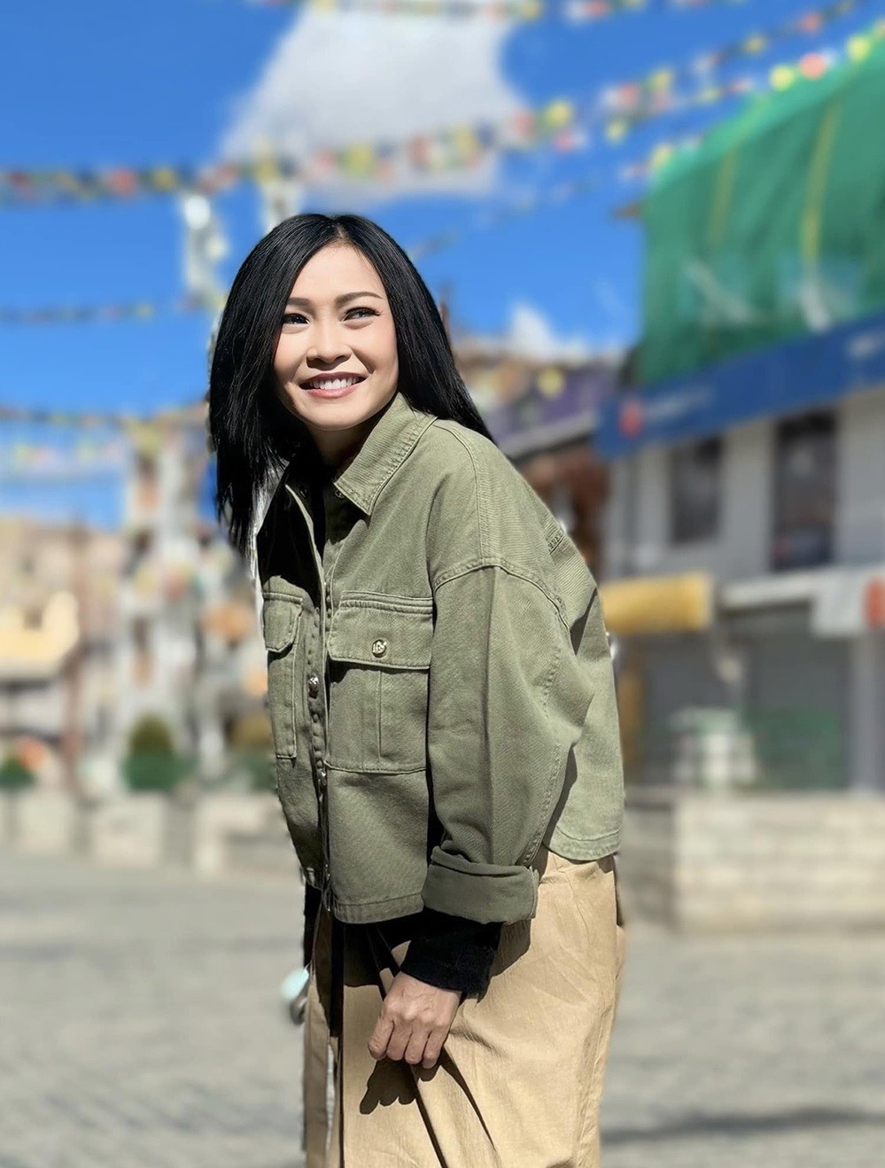 Phương Thanh nói, ở tuổi 51, cô đang hạnh phúc trong mối tình với Phương Thanh sang vùng núi giá lạnh Ấn Độ thăm bạn trai và kết hợp quay MV mới