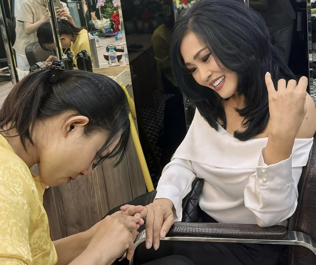 Phương Thanh sang vùng núi giá lạnh Ấn Độ thăm bạn trai và kết hợp quay MV mới Phương Thanh sang vùng núi giá lạnh Ấn Độ thăm bạn trai và kết hợp quay MV mới