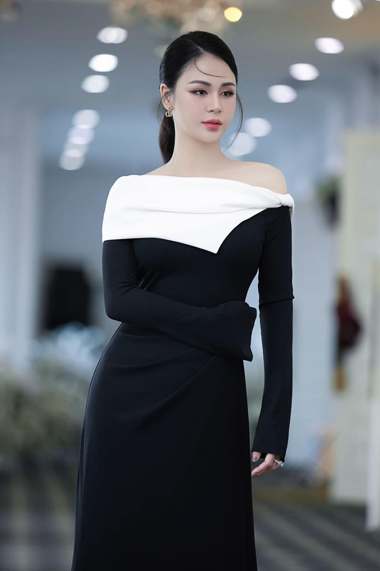 Sắc vóc khác lạ của diễn viên bị ghét nhất phim Trạm cứu hộ trái tim - Lương Thu Trang Sắc vóc khác lạ của diễn viên bị ghét nhất phim Trạm cứu hộ trái tim - Lương Thu Trang