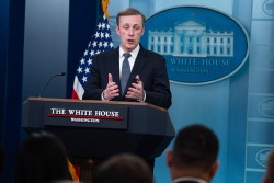 Tình hình Ukraine: Thừa nhận Nga sẽ đạt được thành công mới, Mỹ dồn dập 'bơm' thêm vũ khí, Tổng thống Biden ký ban hành luật viện trợ