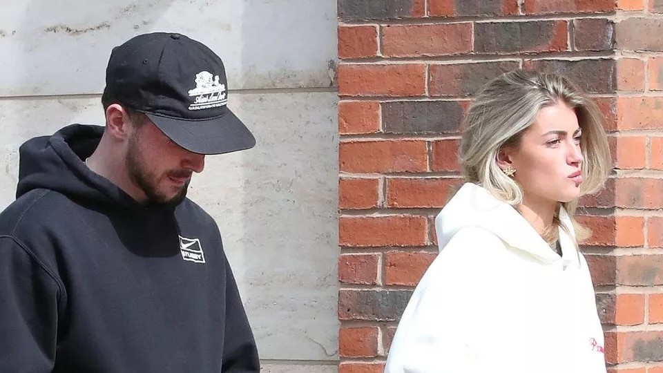 MU: Hé lộ về bạn gái ngôi sao Mason Mount