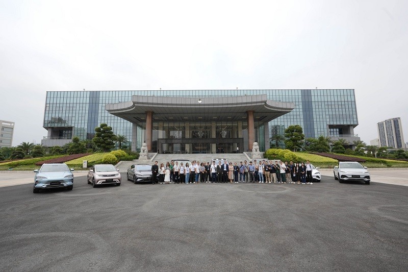 BYD chào đón phái đoàn bao gồm các đại diện truyền thông Việt Nam tham quan và làm việc tại trụ sở chính