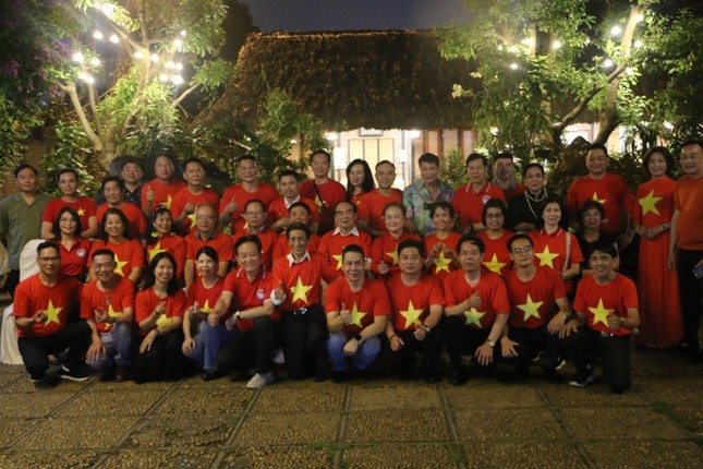 Kiều bào gặp mặt ôn lại kỷ niệm với Trường Sa Kiều bào gặp mặt và chia sẻ kỷ niệm với Trường Sa