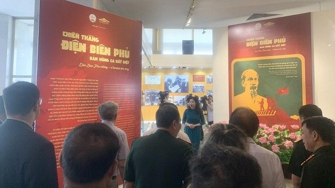 Trưng bày hơn 300 ảnh, tư liệu, hiện vật quý về chiến thắng Điện Biên Phủ