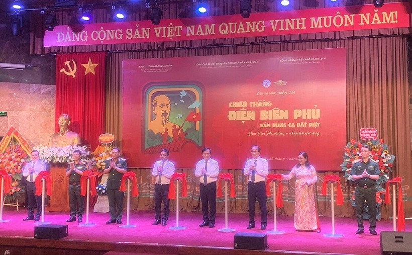 Trưng bày hơn 300 ảnh, tư liệu, hiện vật quý về chiến thắng Điện Biên Phủ Trưng bày hơn 300 ảnh, tư liệu, hiện vật quý về chiến thắng Điện Biên Phủ