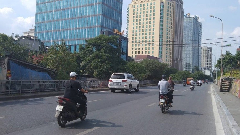 Dự báo thời tiết hôm nay (27/4): Nắng nóng đặc biệt gay gắt diện rộng; Bắc Bộ, Trung Bộ có nơi trên 41 độ C; cảnh báo mưa, giông